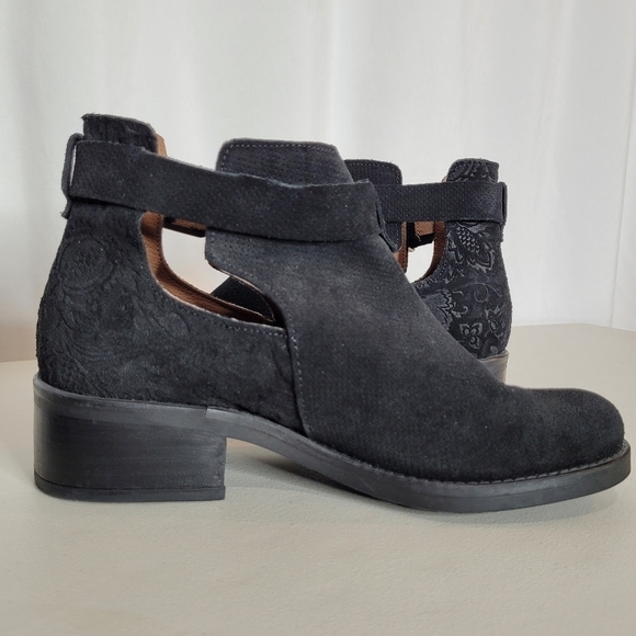 Tara M. Keegan Black Suede Leather Ankle Boots - Size 6 - 6.5 - Picture 4 of 15